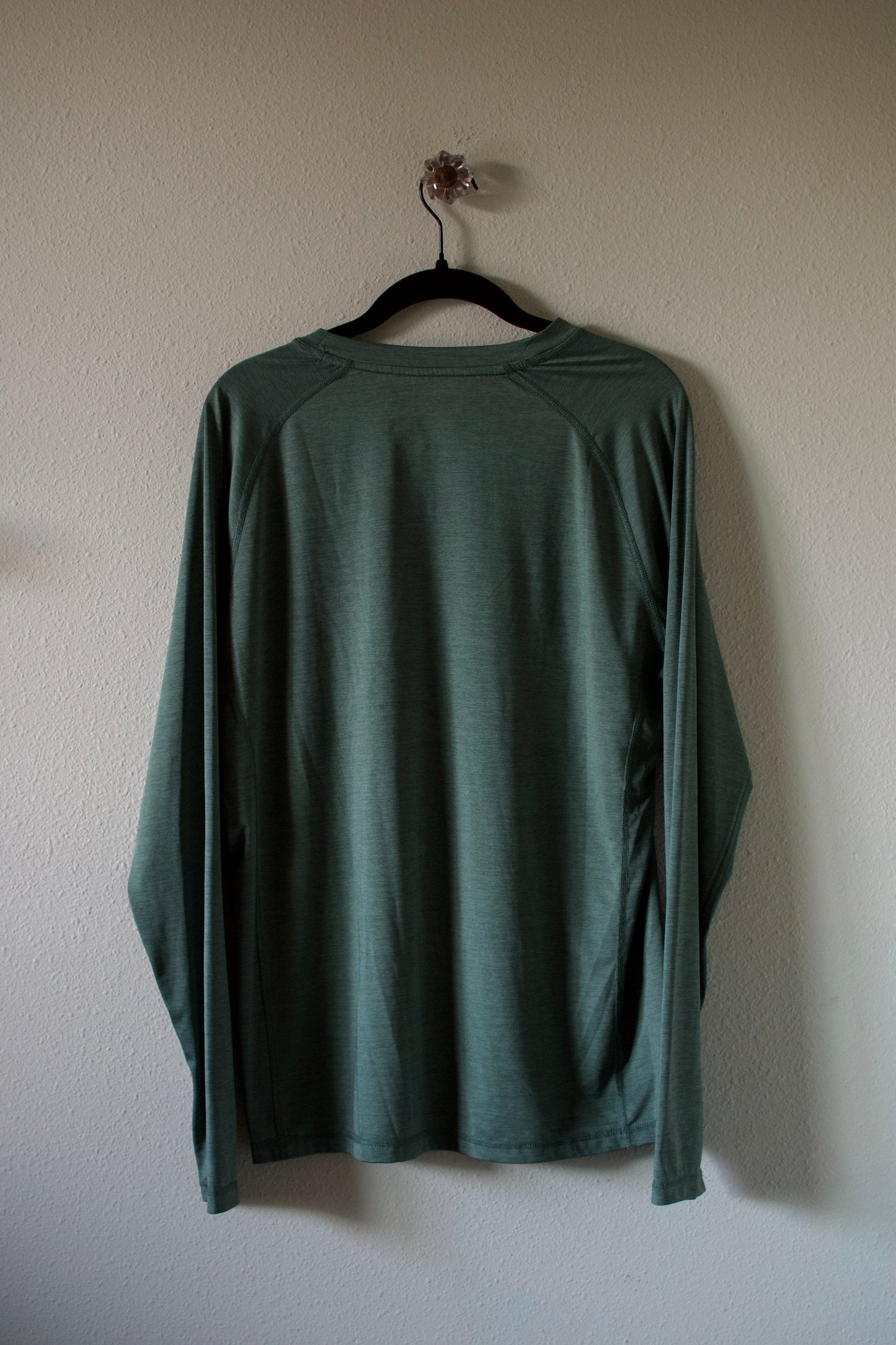 Eddie Bauer Men’s Green UPF 40 Quick-Dry Long Sleeve Rashguard T-Shirt